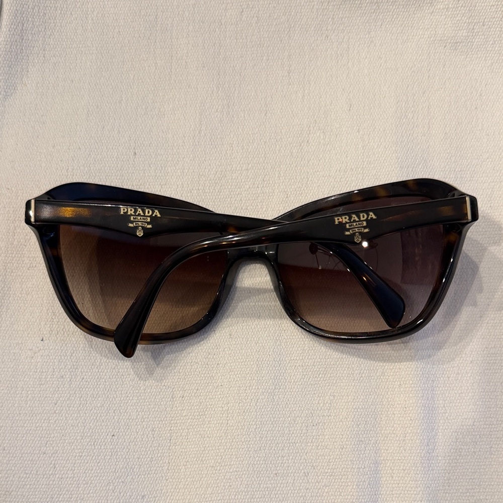 Oversized dark tortoiseshell Prada sunglasses wit… - image 2